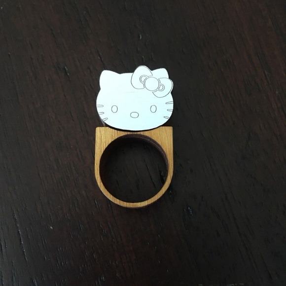 Neivz™️Sanrio ®️ ©️ 1976, 2011 SANRIO CO., LTD Jewelry - LIMITED EDITION SANRIO HELLO KITTY WOOD RING RARE!